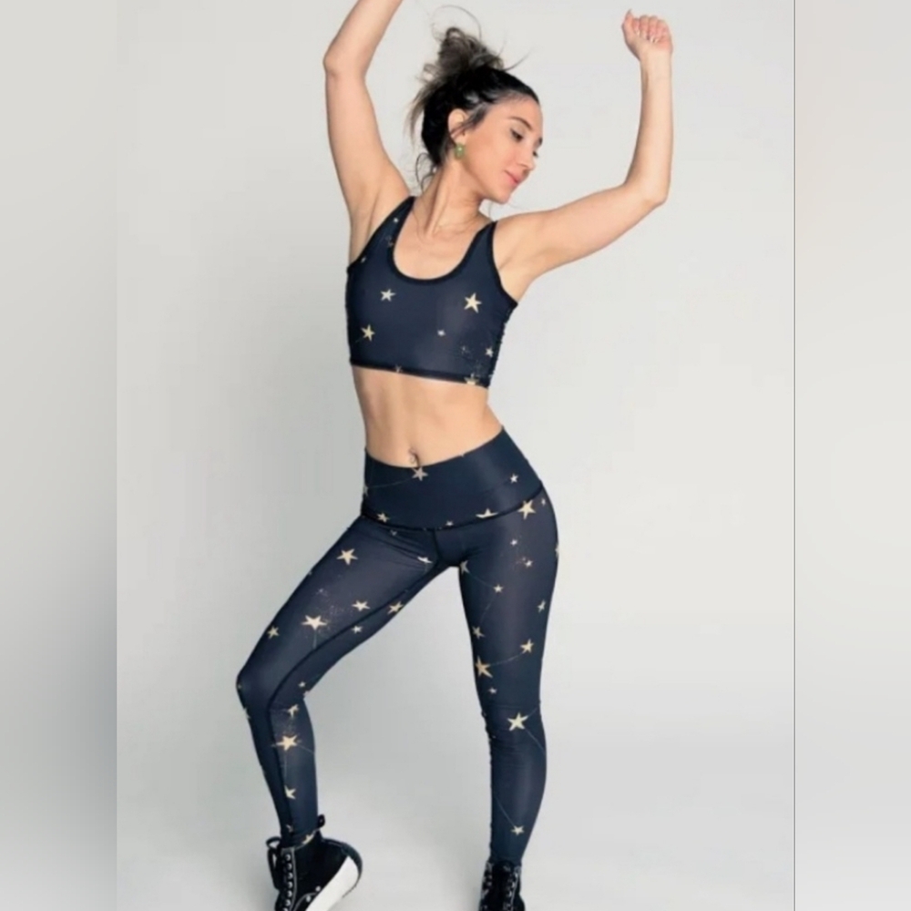 2-piece Teeki Top Pants set 🤩 worn twice. Darker Navy bottoms + Blue crop tank
